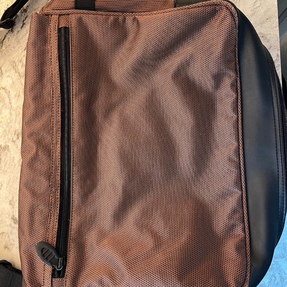 Tumi messenger bag - Picture 7 of 10